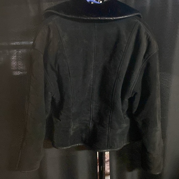 Beautiful Shearling Jacket. - Picture 3 of 8